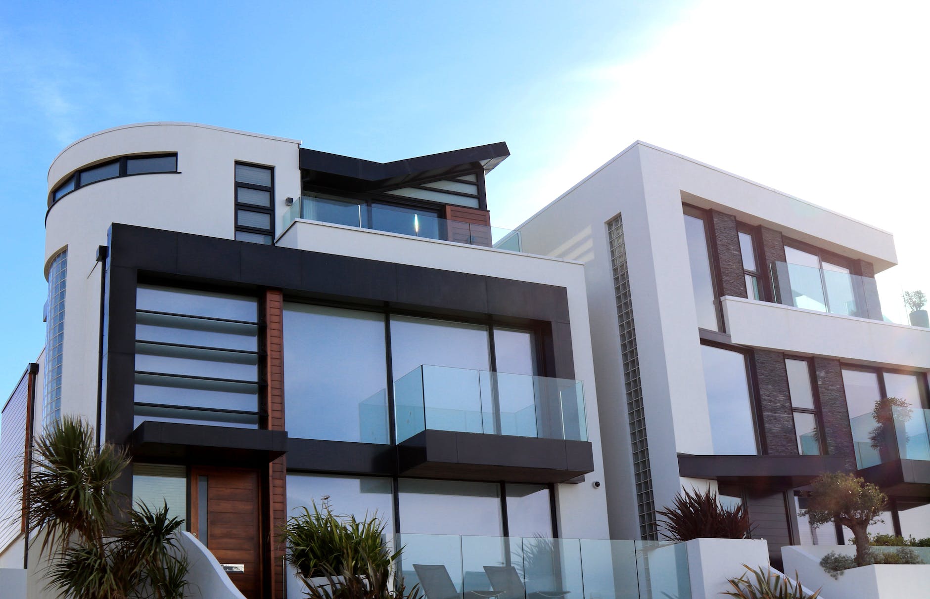How to Find a Great Real Estate Agent in 2023 3 modern building against sky