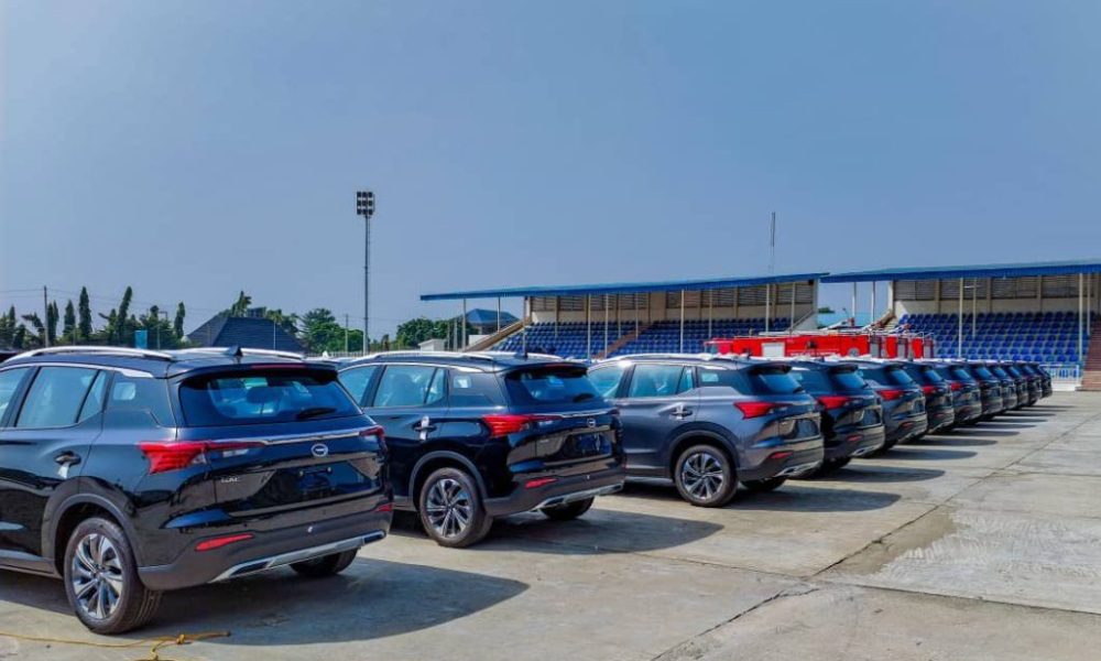 Gov Yahaya Bello presents 40 SUVs, 4 Hilux vans to Kogi lawmakers, judges