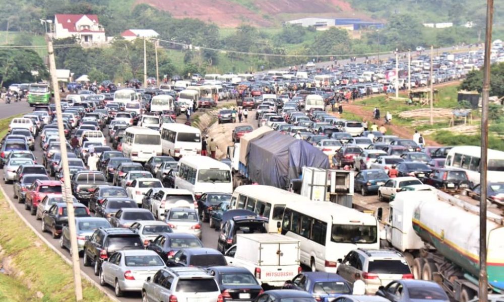 Motorists stuck in traffic, passengers stranded as military blocks Keffi-Abuja road