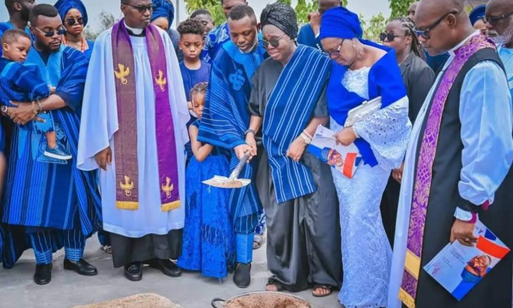 I’m now alone to face all manner of mockery – Akeredolu’s wife