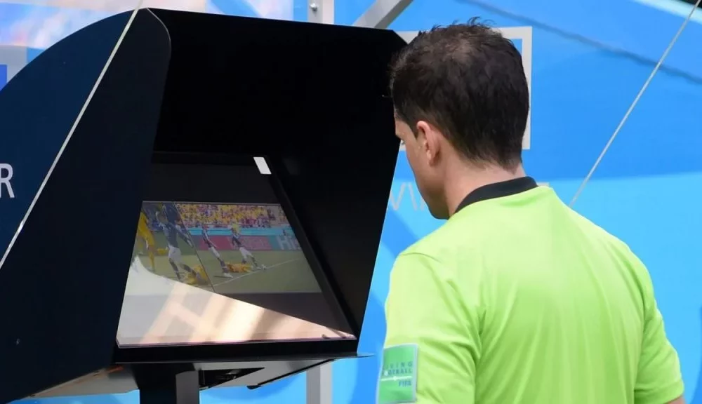 EPL: You’re meant to help – VAR criticized after Liverpool’s win over Chelsea