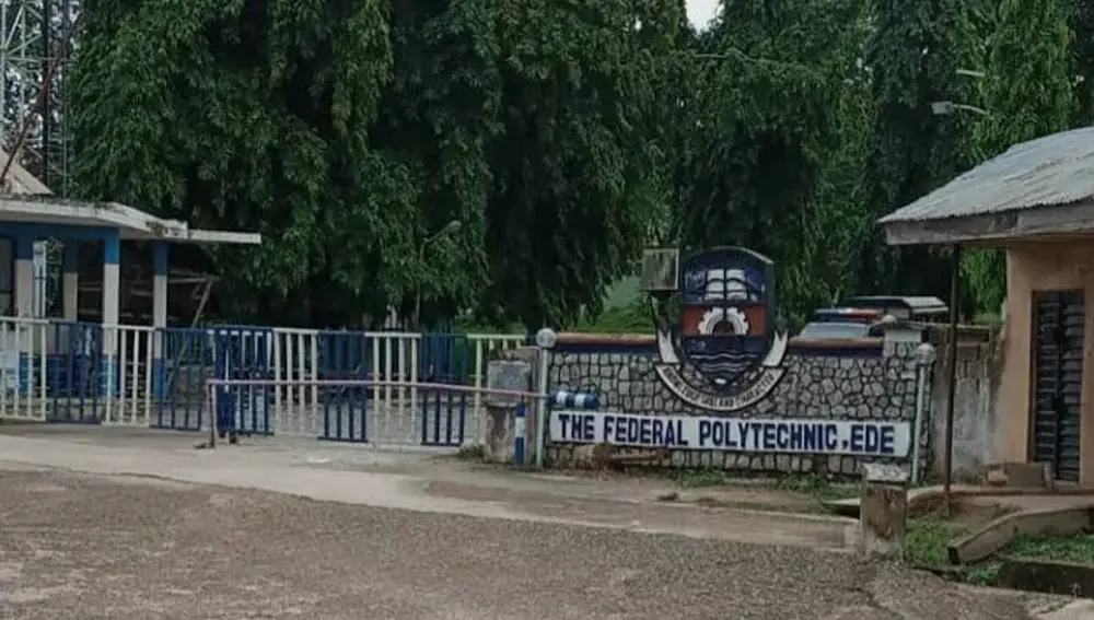 Osun Poly students protest EFCC arrest, vandalize vehicles
