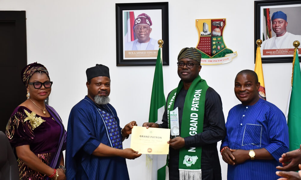  PHOTO: Gov Makinde Commission 38.4km Ibadan Feeder Roads