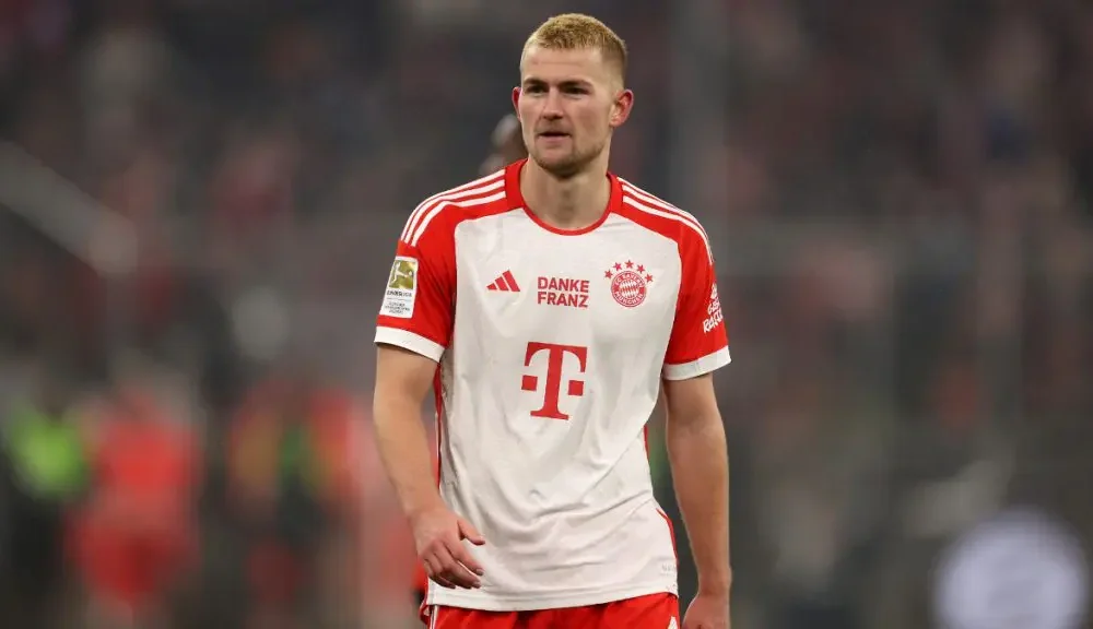 Transfer: Man Utd eye third Dutch player after Zirkzee, De Ligt deals