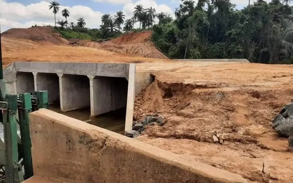 Nigerian govt mobilises contractor to F107 Road, collapsing bridge in Abia