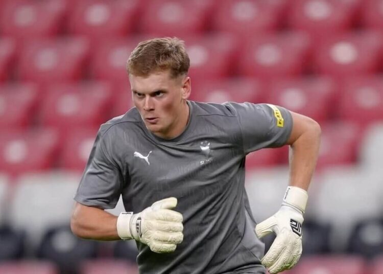 Tottenham Sign Czech Goalkeeper Kinsky Amid Injury Crisis