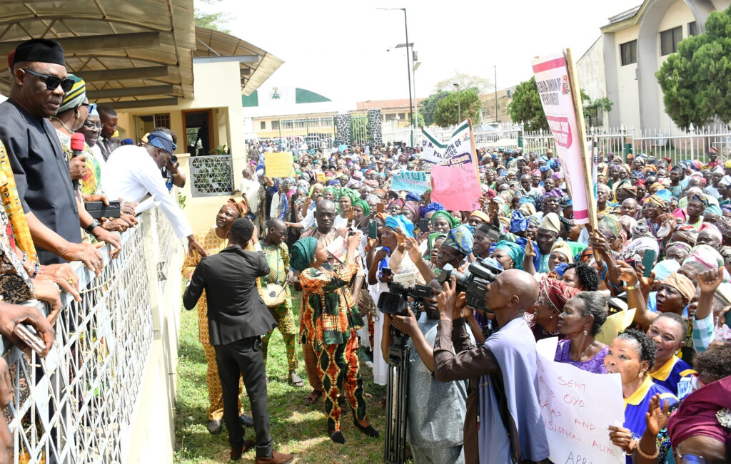 PHOTO: Oyo Pensioners Pay Appreciation Visit to Governor's Office 2 PHOTO: Oyo Pensioners Pay Appreciation Visit to Governor's Office