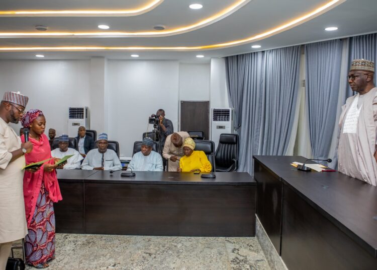 Kwara Governor Swears in New Commissioners, Reshuffles Cabinet