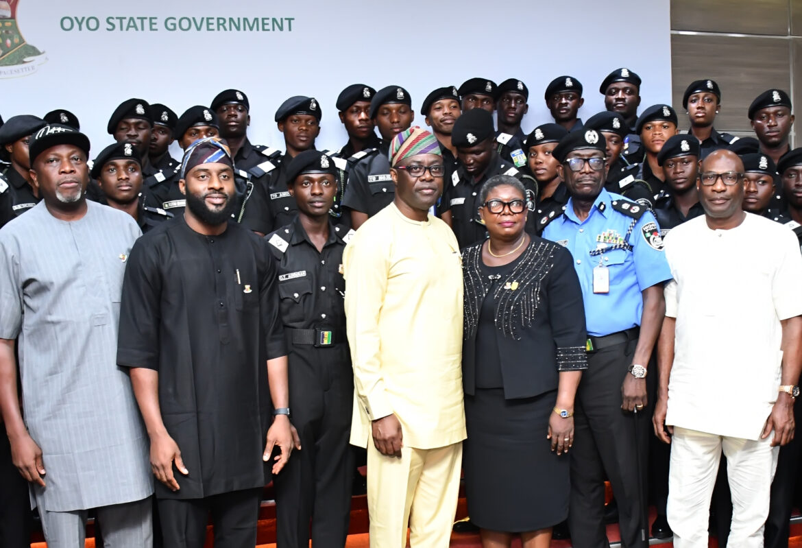PHOTO: Gov Makinde Receives Oyo State ASPs Cadets