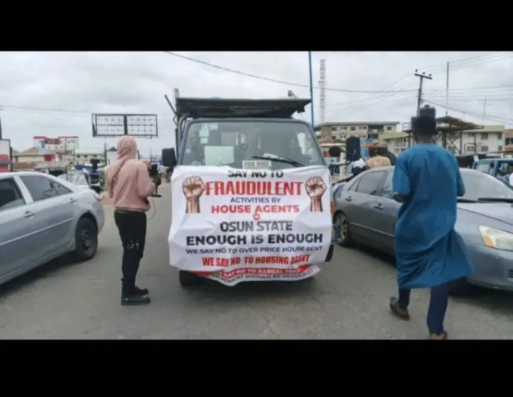 Osun residents protest against fraudulent acts by house agents, landlords
