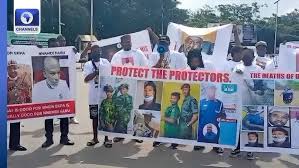 Police Arrest Nnamdi Kanu’s Family, Lawyer Amidst #FreeNnamdiKanuNow Protest